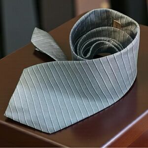 Donna Karan Signature Men’s All Silk Tie